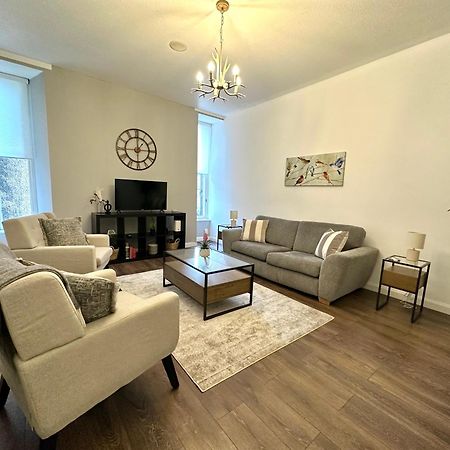Large City Centre Apartment Perth Dış mekan fotoğraf